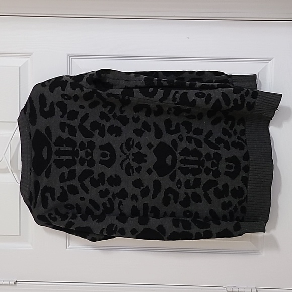 Half Button-down Cardigan - Picture 2 of 5